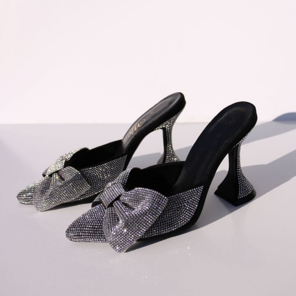 Just In DIAMOND BOW BACKLESS HEELS - Picture 2 of 2